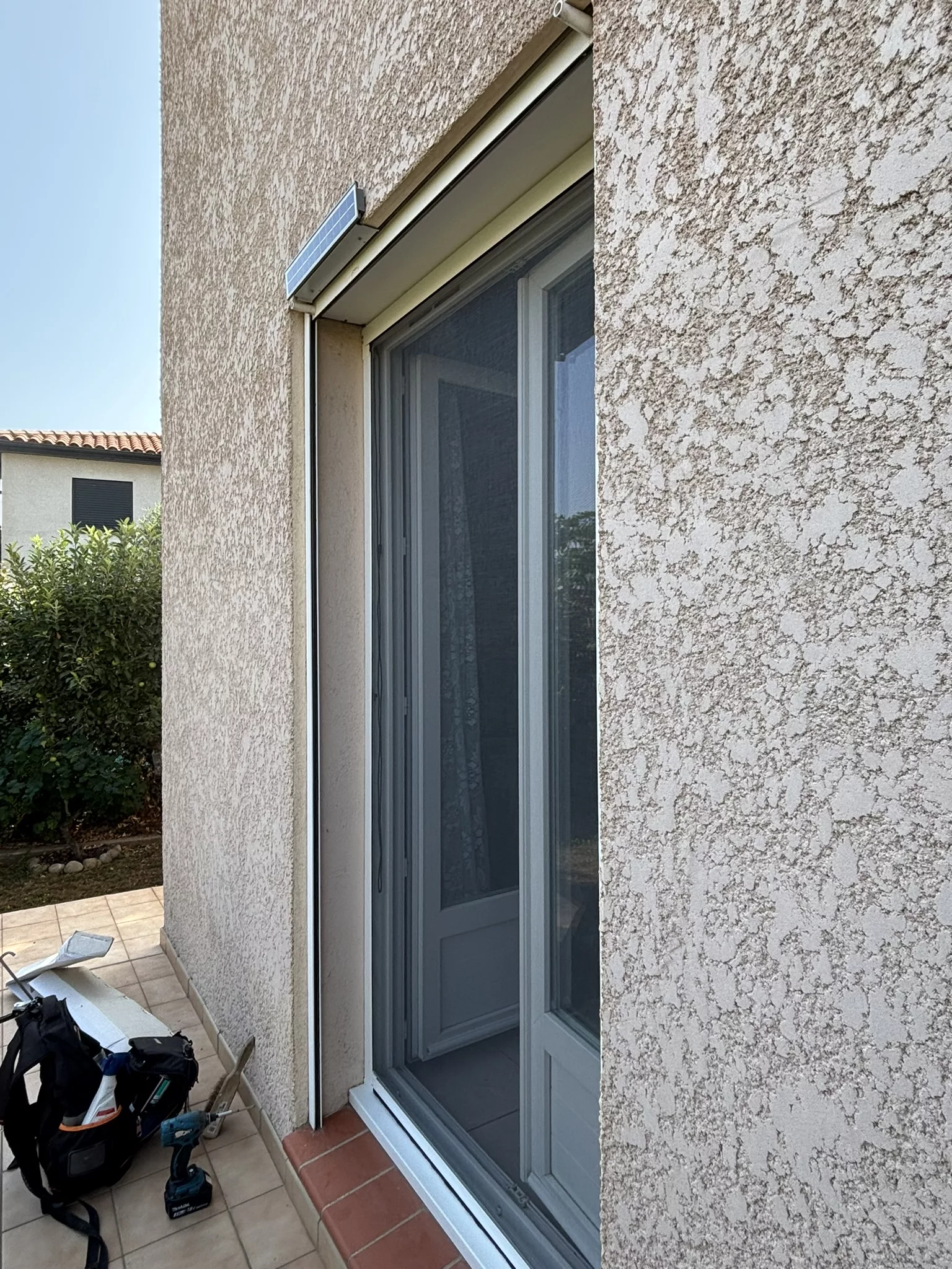 Moustiquaire sur mesure posée au Barcarès près de l'étang de Leucate – ProVolet66