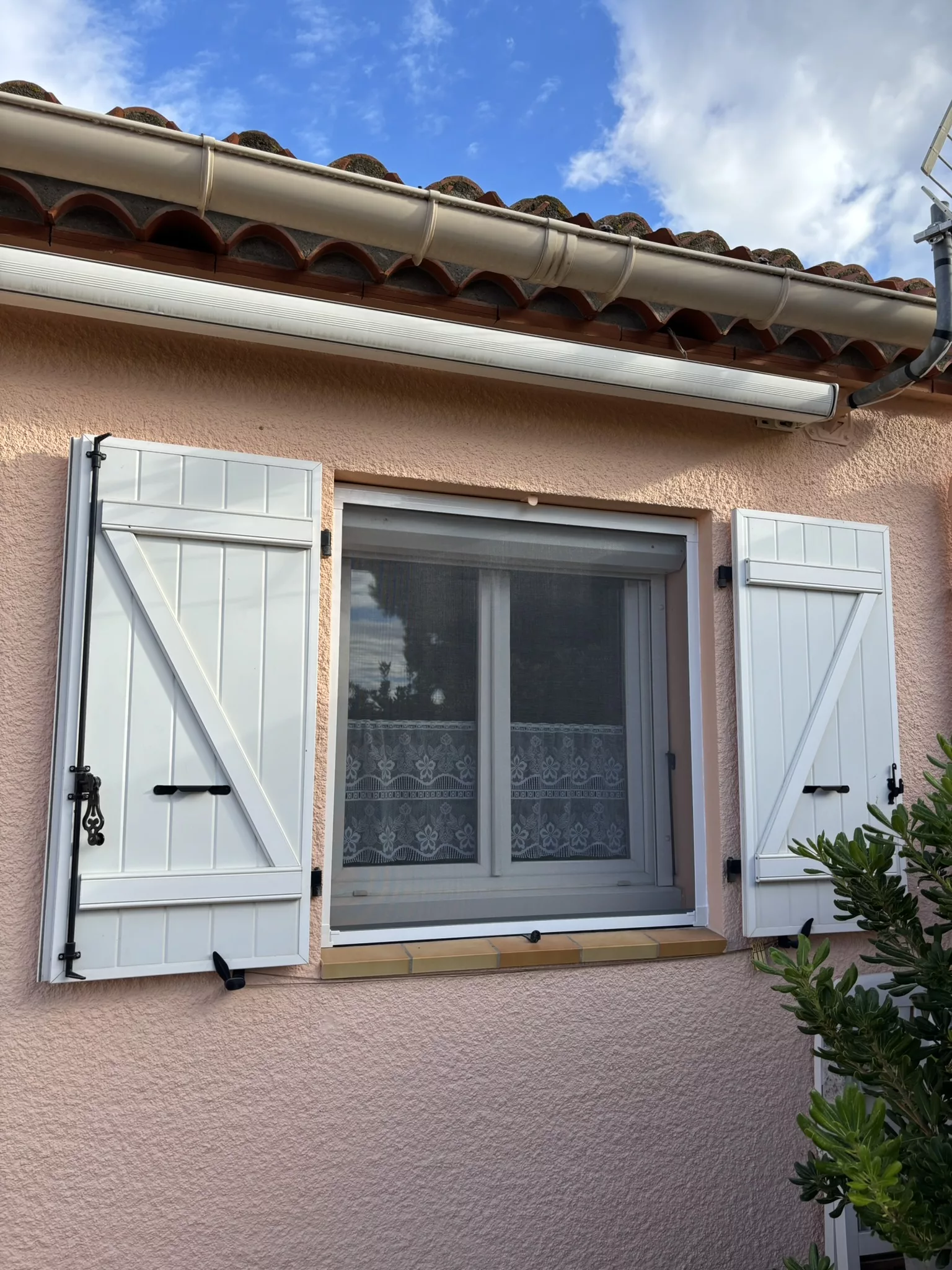 Moustiquaire sur mesure posée à Pia – ProVolet66